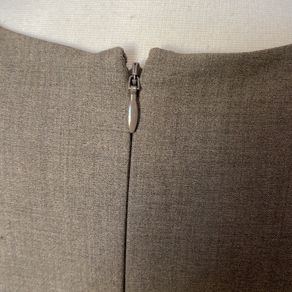 Ann Taylor Classic Cap Sleeves Dress - Picture 6 of 14